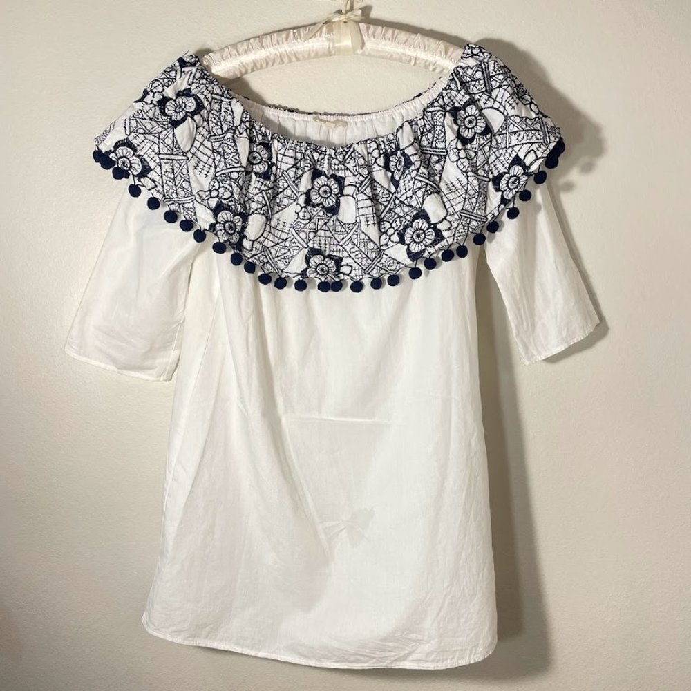 Entro Blouse Size Small White Navy Blue Pom Pom Fringe Embroidered Lined Boho